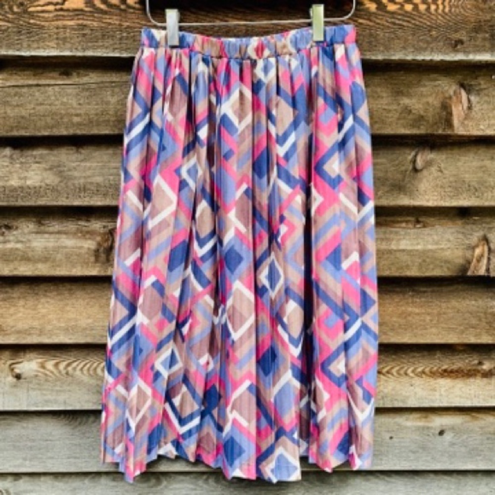 Vintage 70’s Lightweight Pleated Geometric Skirt